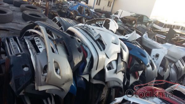 TOYOTA COROLLA ÇIKMA ÖN TAMPONLAR MEVCUTTUR