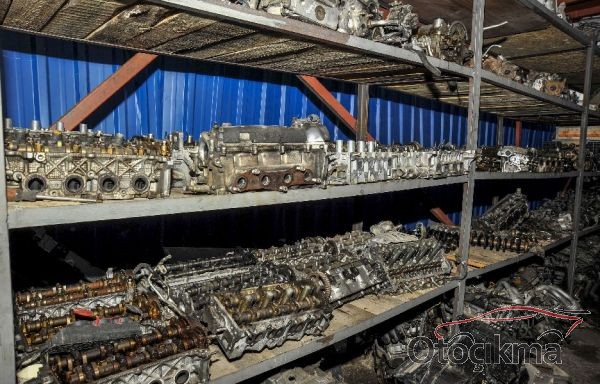 TOYOTA COROLLA ÇIKMA SİLİNDİR KAPAĞI MEVCUTTUR