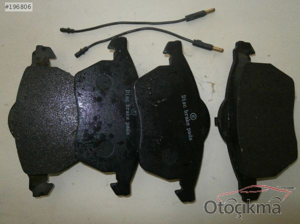 AUDI A4  ÖN BALATA TAKIM