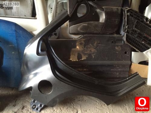 2015 Clio 4 hb sağ arka çamurluk