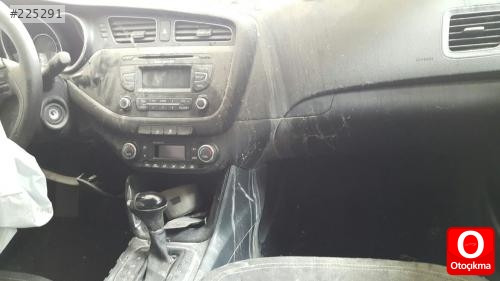 2013 SİYAH KİA CEED HURDA BELGELİDİR TÜM PARÇALARI SATILIK