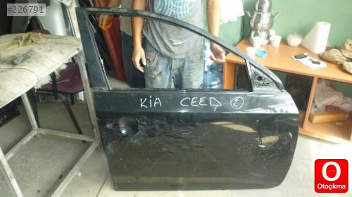 2008-2012 MODEL CEED SAĞ ÖN KAPI KİA ORJİNAL ÇIKMA PARÇA