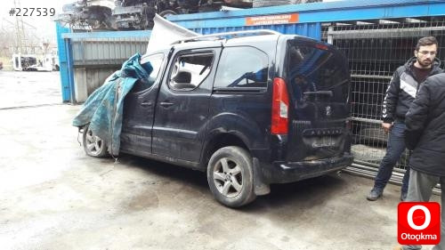 Pejo. Tepe parça parça satılık