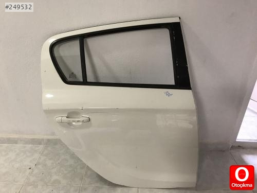 Hyundai i20 sağ arka kapı