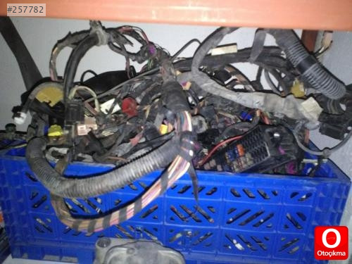 Volkswagen caddy motor içi tesisatı