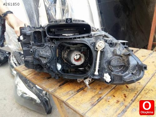 BMW .f10..520 .2015 sağ far..1.350 tl