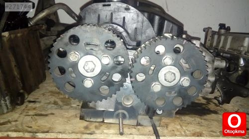 Passat Audi 2.0 TDİ Silindir Kapak