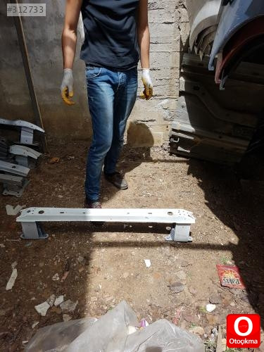 FİAT DOBLO ARKA TAMPON DEMİRİ ÇIKMA