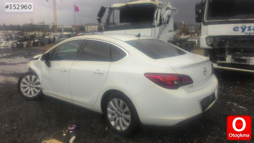 OPEL ASTRA J DOLU SÖKME 4 KAPI TEMİZ  ÇIKMA HAS OPEL ÇIKMA