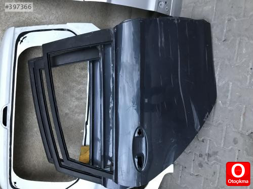 FORD FİESTA SAĞ ARKA KAPI ÇIKMA ORJINAL YEDEK PARÇA