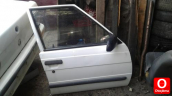 Oto Çıkma Parça / Renault / R 9 / Kaporta & Karoser / Sağ Ön Kapı / Çıkma Parça 