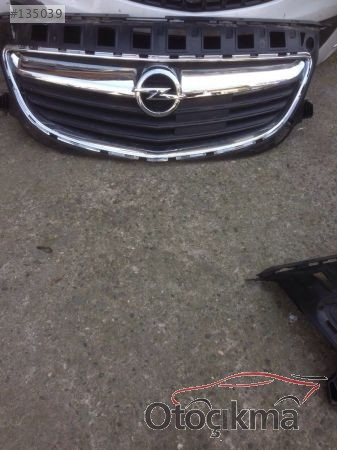 Opel İnsignia makyajli ön Panjur orjinal çıkma