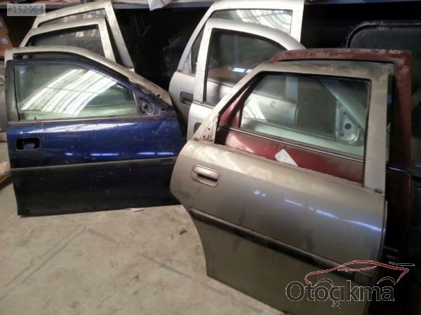 OPEL VECTRA B SAG ARKA KAPI