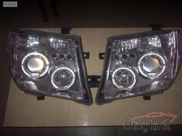 NISSAN NAVARA MERCEKLİ FAR