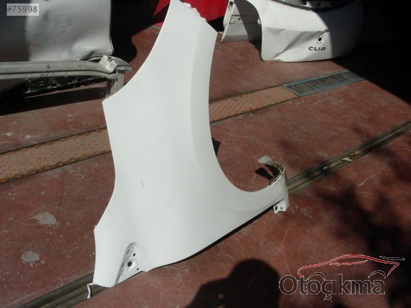 RENAULT CLİO 4 SAĞ SOL ÇAMURLUK ORJİNAL KIRMIZI ÇIKMA PARÇA