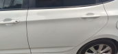 Hyundai Accent blue  sol arka kapı beyaz renk hatasız dolu