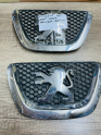 Oto Çıkma Parça / Peugeot / 307 / Arma & Yazı / Panjur Arması / Çıkma Parça 