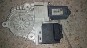 Oto Çıkma Parça / Volkswagen / Passat / Oto Cam / Cam Motoru / Çıkma Parça 
