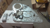 Oto Çıkma Parça / Ford / C-Max / Oto Cam / Cam Motoru / Çıkma Parça 