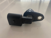 Oto Çıkma Parça / Volkswagen / Golf / Motor / Eksantrik Sensörü / Çıkma Parça 