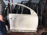 AUDİ Q7 SAĞ ÖN KAPI VE TÜM ORJINAL ÇIKMA PARÇALAR