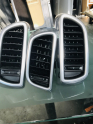 Oto Çıkma Parça / Porsche / Cayenne / Göğüslük & Torpido / Havalandırma Izgaraları / Çıkma Parça 