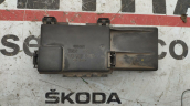 1J0937550M vw golf 4 1.6 akl sigorta kutusu kapağı