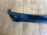 Oto Çıkma Parça / Ford / Tourneo Connect / Oto Cam / Ön Cam Izgarası / Çıkma Parça 