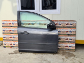 Ford focus sag ön kapı gri ve siyah renk