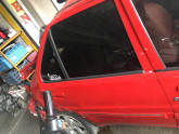 Peugeot 106 kırmızı renk sağ arka kapı