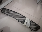 Oto Çıkma Parça / Mercedes / E Serisi / Tampon / Orta Izgara / Çıkma Parça 