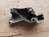 Oto Çıkma Parça / Audi / A4 / Motor / Takozu & Kulağı / Çıkma Parça 