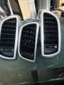 Oto Çıkma Parça / Porsche / Cayenne / Göğüslük & Torpido / Havalandırma Izgaraları / Çıkma Parça 