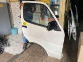 Oto Çıkma Parça / Toyota / Hiace / Kaporta & Karoser / Kapı Kilidi / Çıkma Parça 