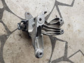 Oto Çıkma Parça / Volkswagen / Amarok / Motor / Takozu & Kulağı / Çıkma Parça 