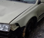2001 model volvo s40 çıkma sol ön çamurluk.