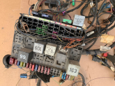 Oto Çıkma Parça / Volkswagen / Transporter / Elektrik / Sigorta Kutusu / Çıkma Parça 