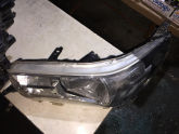Oto Çıkma Parça / Toyota / Hilux / Far & Stop / Sol Ön Far / Çıkma Parça 
