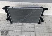 Oto Çıkma Parça / Mercedes / CLA / Radyatör / Su Radyatörü / Çıkma Parça 