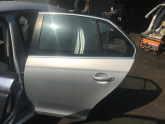 Oto Çıkma Parça / Volkswagen / Jetta / Kaporta & Karoser / Sağ Ön Kapı / Çıkma Parça 
