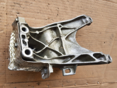 Oto Çıkma Parça / Audi / A4 / Motor / Takozu & Kulağı / Çıkma Parça 