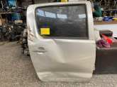 Oto Çıkma Parça / Toyota / Hilux / Kaporta & Karoser / Kapı Menteşesi / Çıkma Parça 