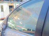 2015 model honda crv 1.6 çıkma ön kapı camı.
