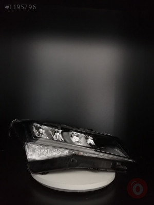 SKODA SUPERB XENON SAĞ FAR