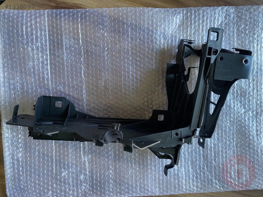 BMW F10 520 525 530 SIFIR ORJİNAL FAR ALT AYAĞI