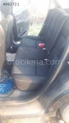 2009 peugeot 207 1.4 benzinli çıkma arka takım koltuk