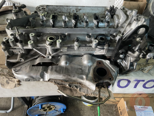 MERCEDES C SERİSİ W205 KASA SİLİNDİR KAPAĞI