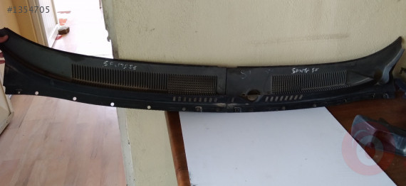 Hyundai Santa Fe Ön Cam Izgarası