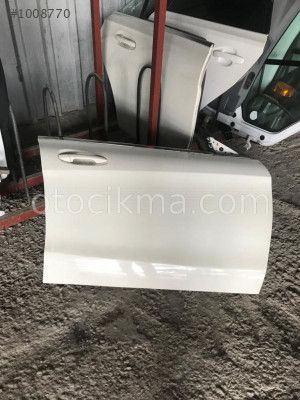 MERCEDES CLA 180 SAĞ ÖN KAPI ÇIKMA PARÇA