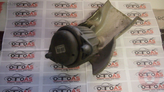 Mercedes C180 Motor Takozu a2122406817